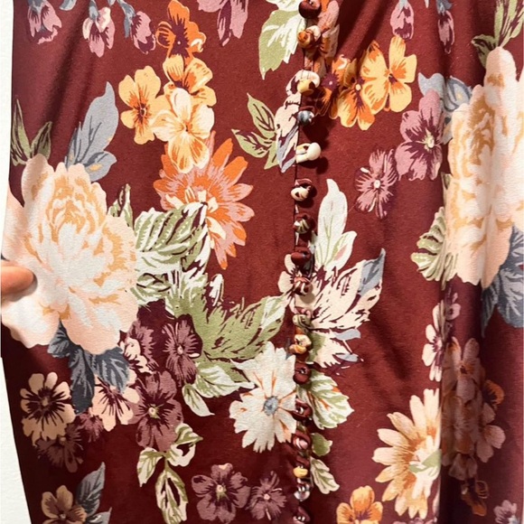 Satin floral dress with button details and a sexy slit! - Picture 3 of 4